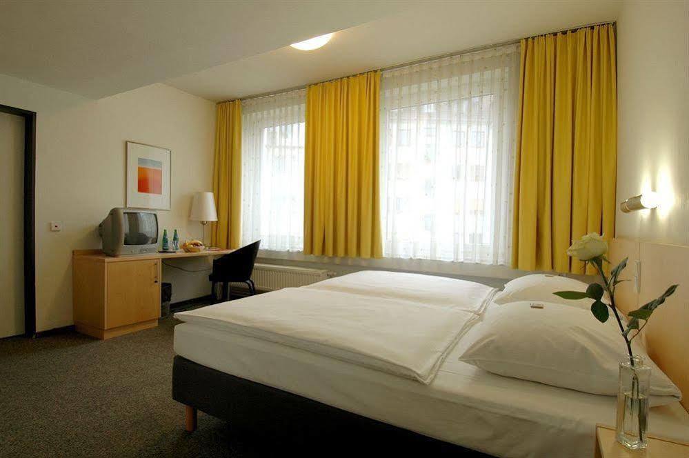 Cvjm Dusseldorf Hotel & Tagung Экстерьер фото